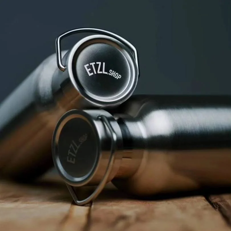 Partner-Logo (Cons, Verein etc.): Lunch-Boxen + Flaschen